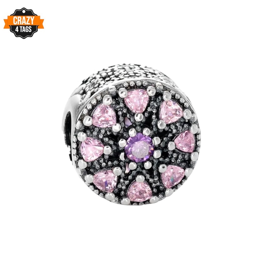 Shimmering Medallion Charm (ONE)